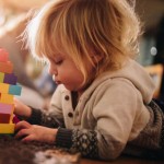 Секрет здорового развития ребёнка: почему игра с игрушками важна для детского роста и развития