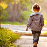 Самостоятельные прогулки: когда начинать?